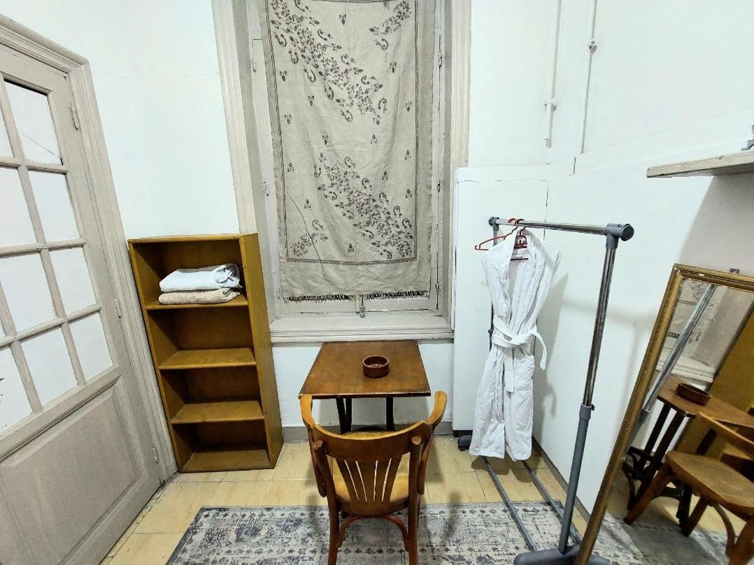 Arab Hostel, Welcoming All Solo And Groups Travellers But, Unmarried Couples Not Allowed Alexandria Exterior foto