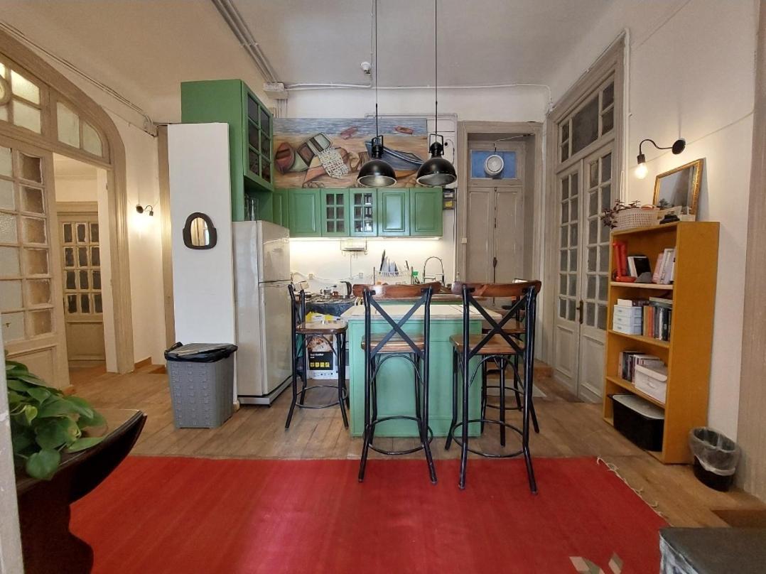 Arab Hostel, Welcoming All Solo And Groups Travellers But, Unmarried Couples Not Allowed Alexandria Exterior foto