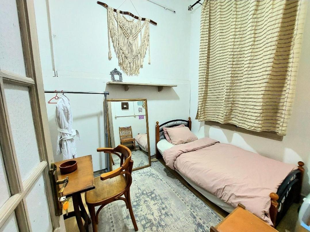Arab Hostel, Welcoming All Solo And Groups Travellers But, Unmarried Couples Not Allowed Alexandria Exterior foto