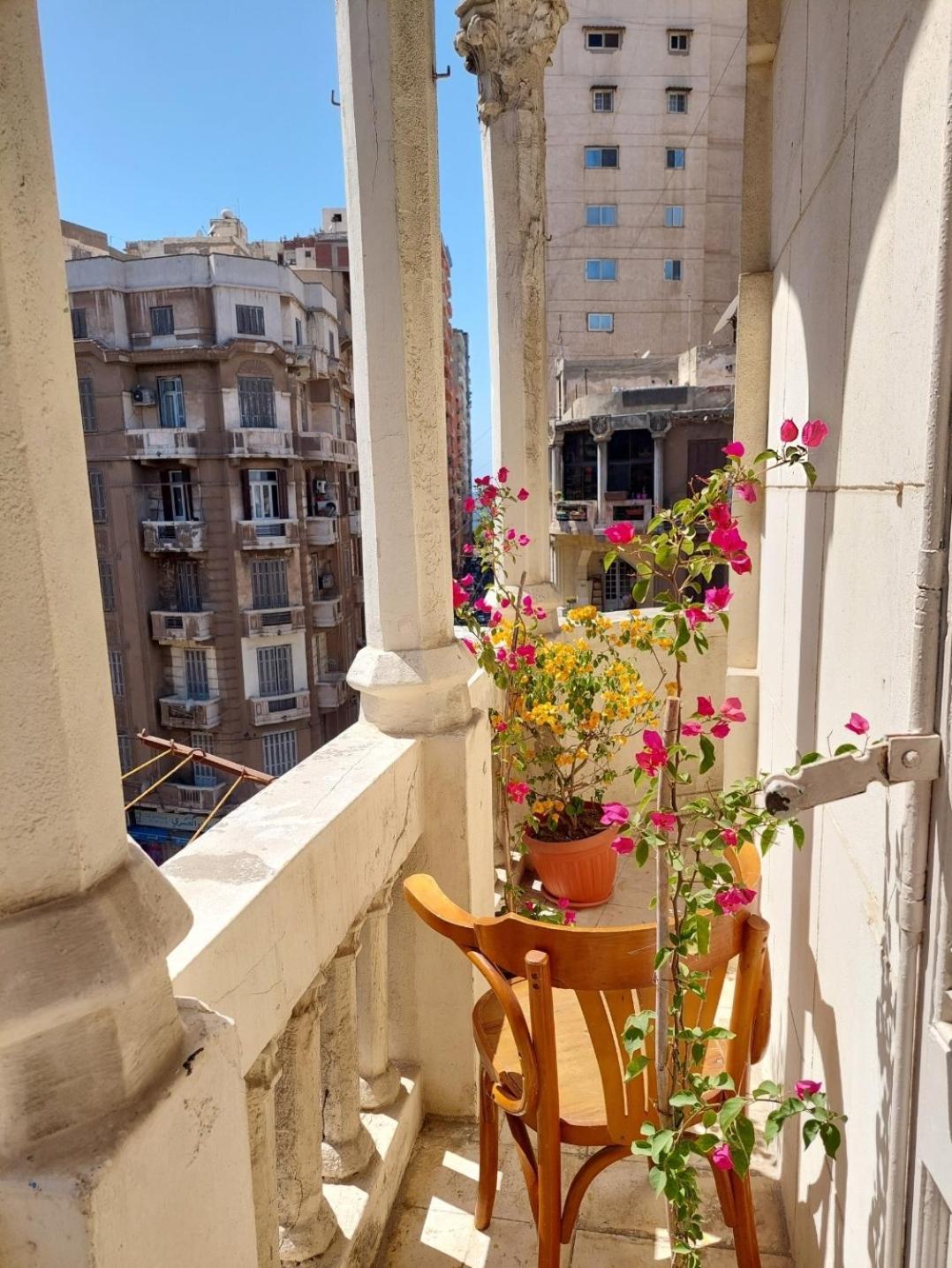 Arab Hostel, Welcoming All Solo And Groups Travellers But, Unmarried Couples Not Allowed Alexandria Exterior foto