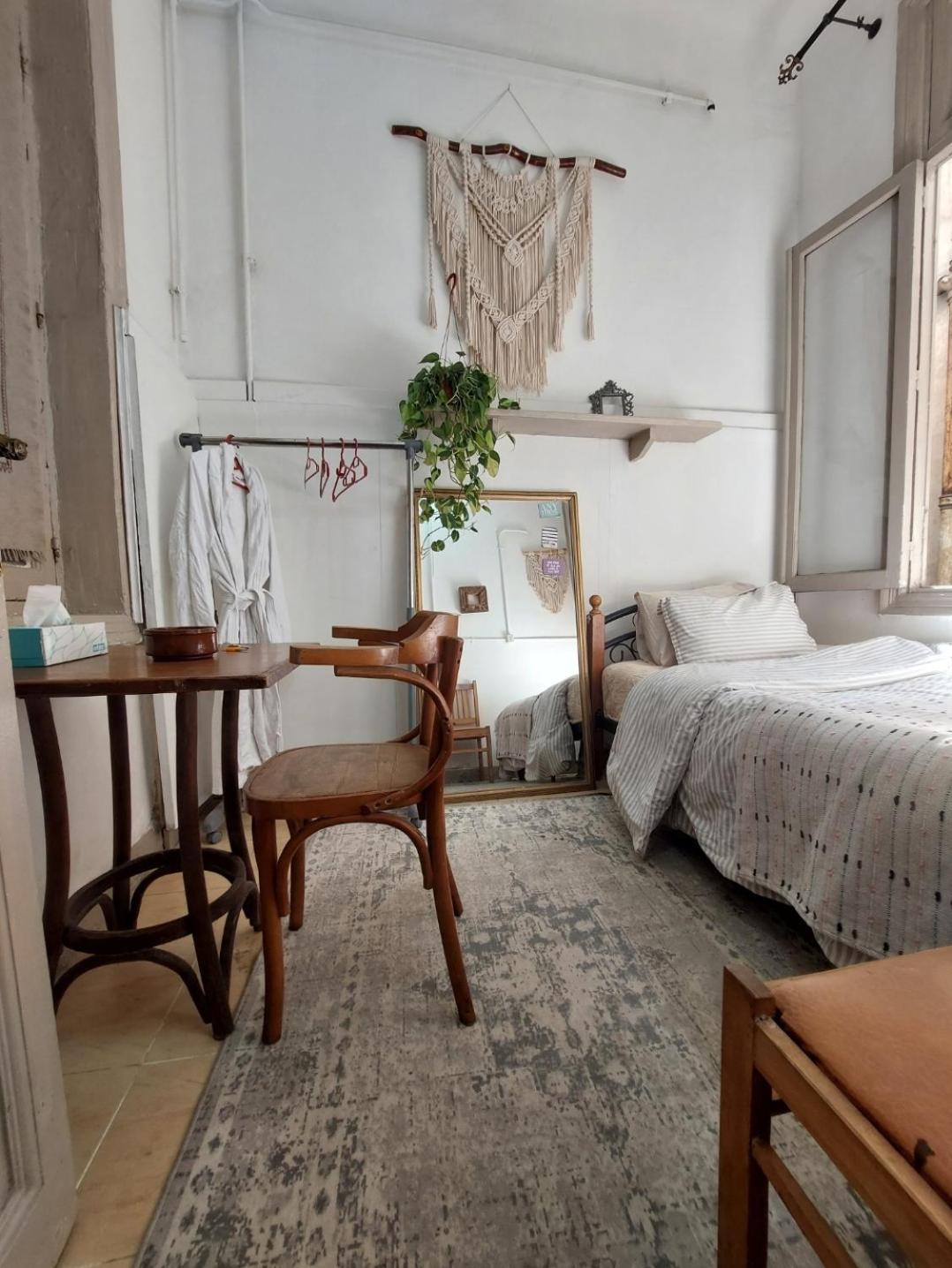 Arab Hostel, Welcoming All Solo And Groups Travellers But, Unmarried Couples Not Allowed Alexandria Exterior foto
